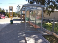 Autobusová zastávka, chodník - Písečná